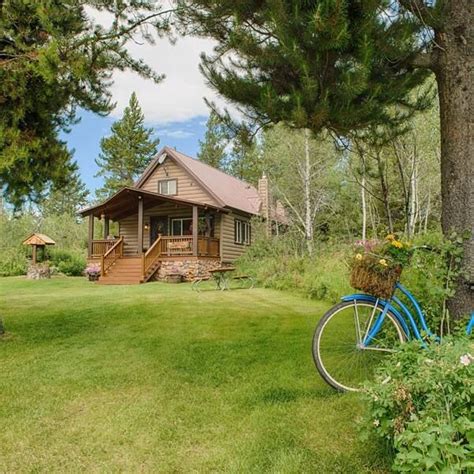 Cabins And Lodging Near Lamar Valley .